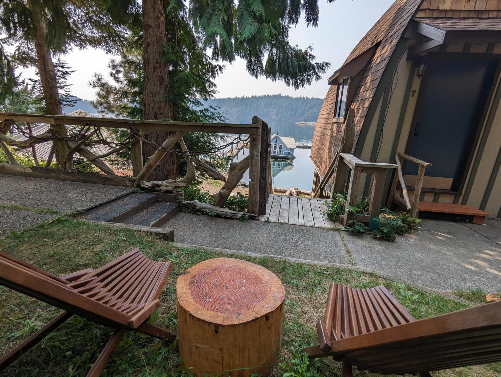 Jade Resort-Oceanfront Suites In Gowlland Harbour Heriot Bay المظهر الخارجي الصورة