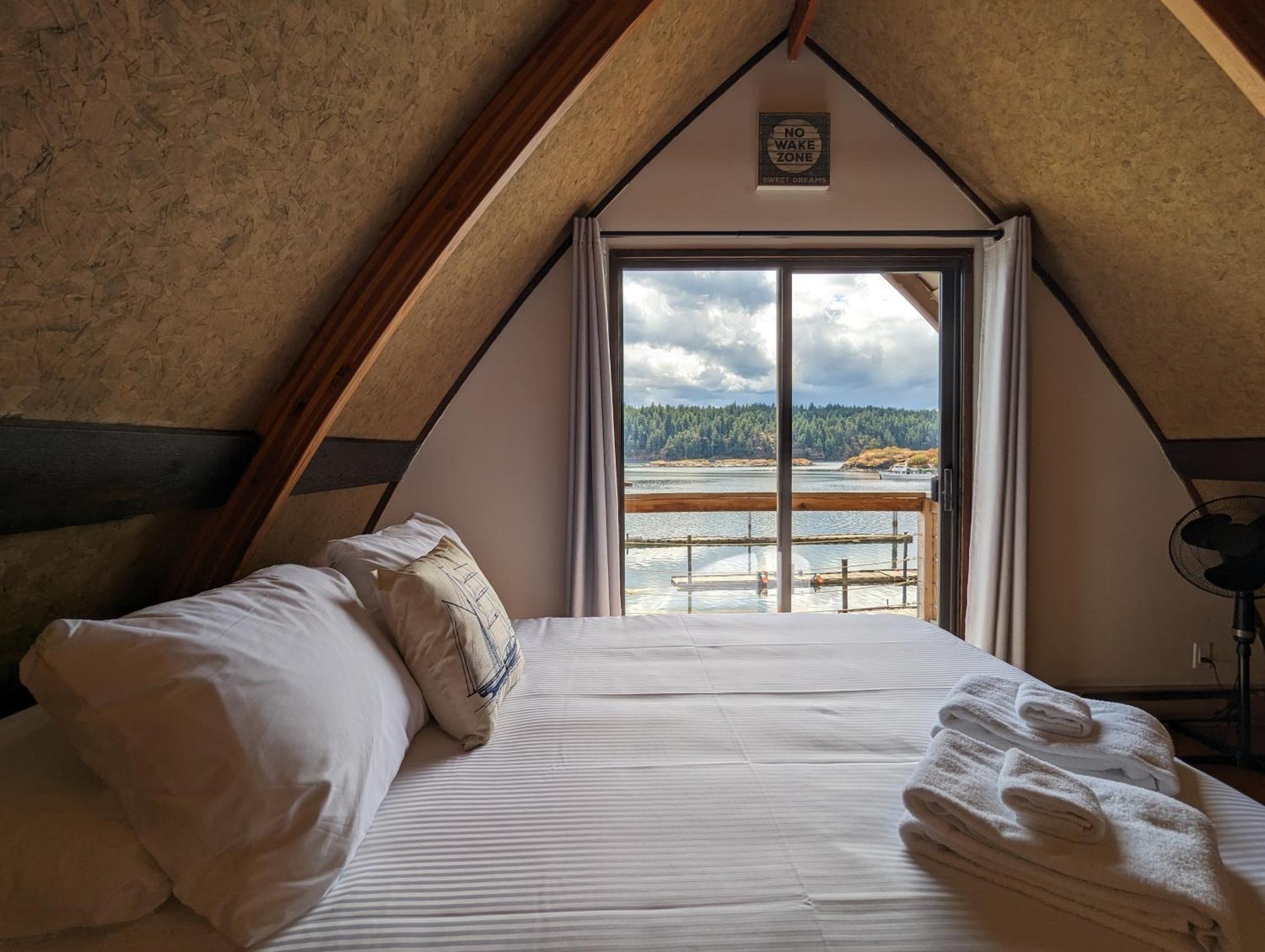 Jade Resort-Oceanfront Suites In Gowlland Harbour Heriot Bay المظهر الخارجي الصورة