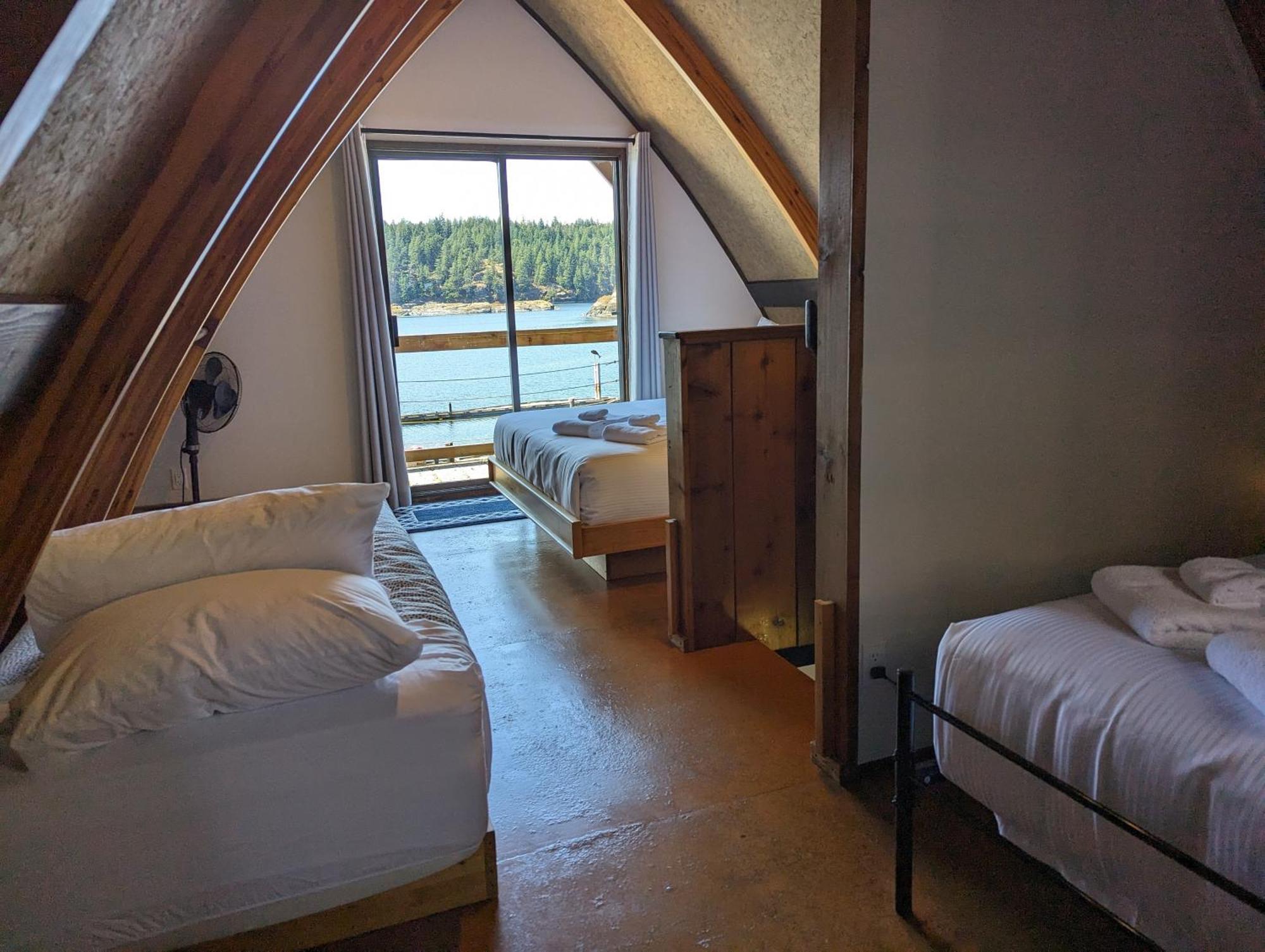 Jade Resort-Oceanfront Suites In Gowlland Harbour Heriot Bay المظهر الخارجي الصورة