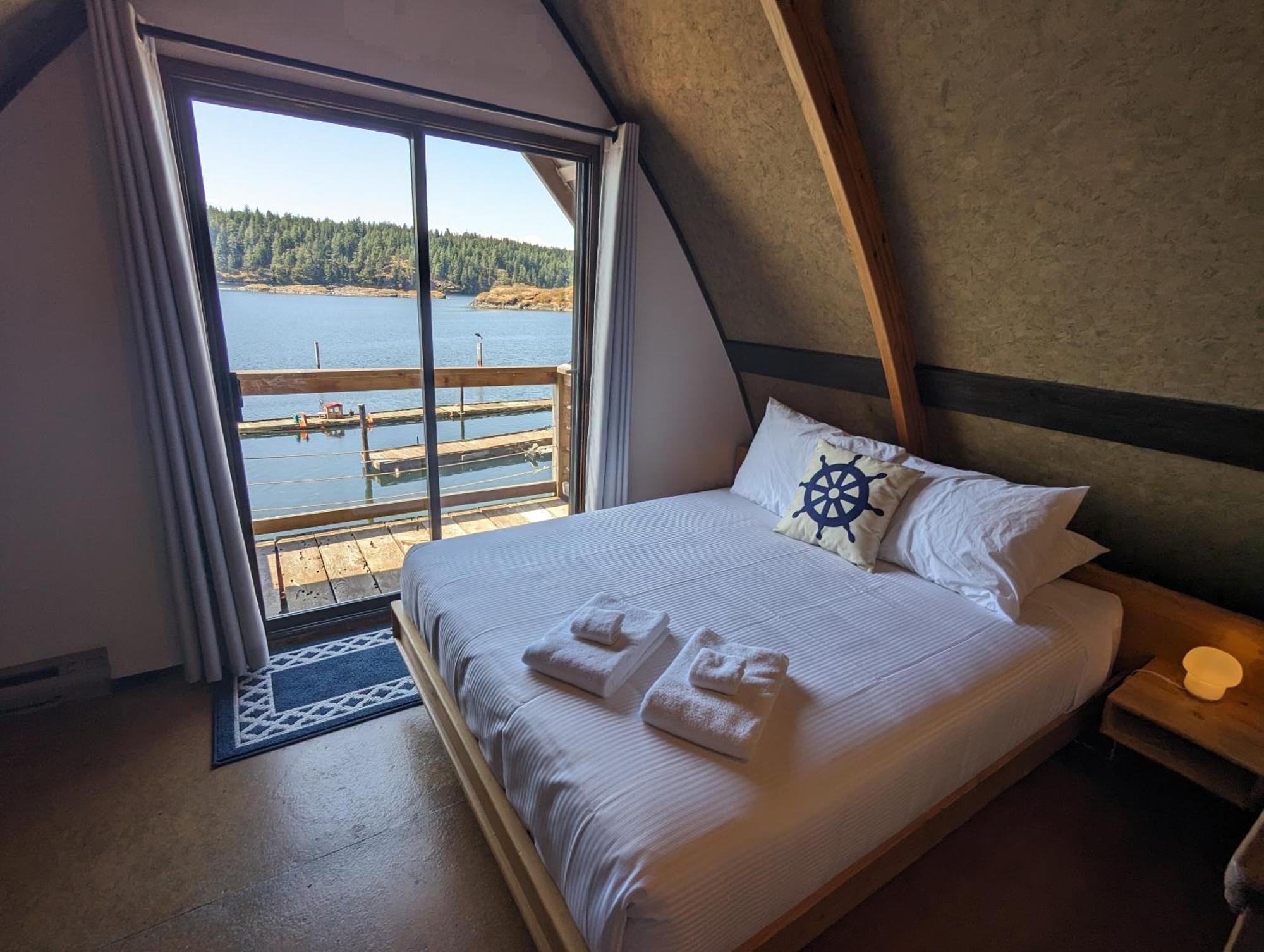 Jade Resort-Oceanfront Suites In Gowlland Harbour Heriot Bay المظهر الخارجي الصورة