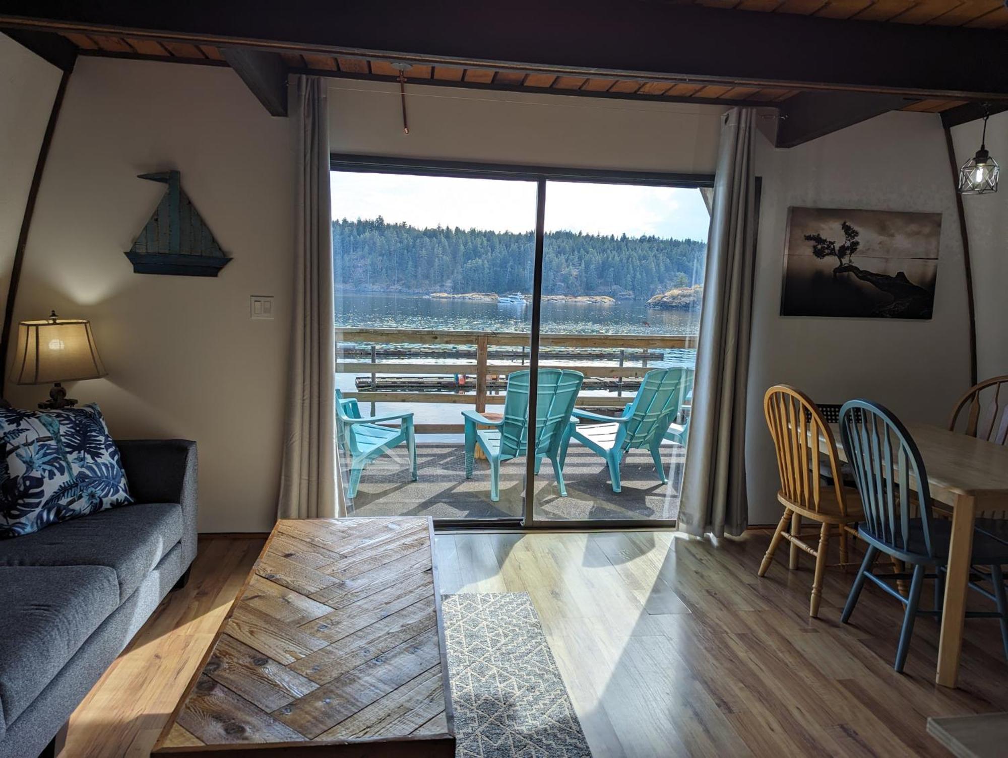 Jade Resort-Oceanfront Suites In Gowlland Harbour Heriot Bay المظهر الخارجي الصورة