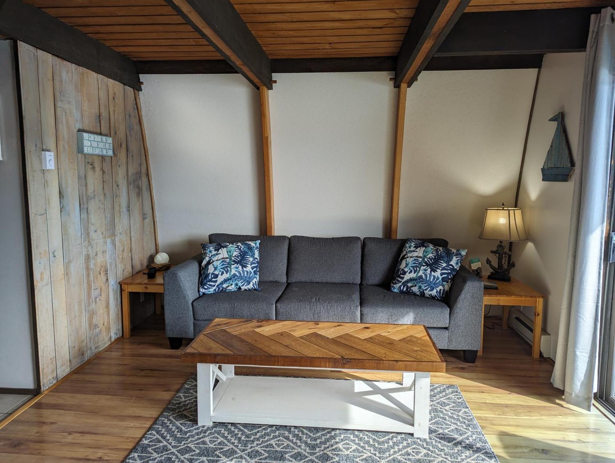 Jade Resort-Oceanfront Suites In Gowlland Harbour Heriot Bay المظهر الخارجي الصورة